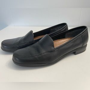 Naturalizer Leather slip on shoes, flats, loafers,  black 6M, Great condition!